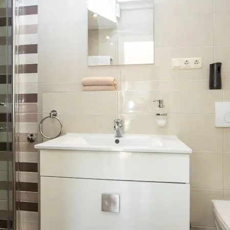 In Mit Grossem Balkon By Interhome * Duće