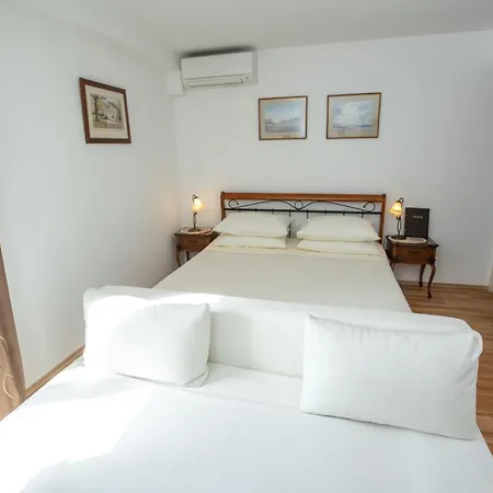 Apartment In Mit Grossem Balkon By Interhome Duće